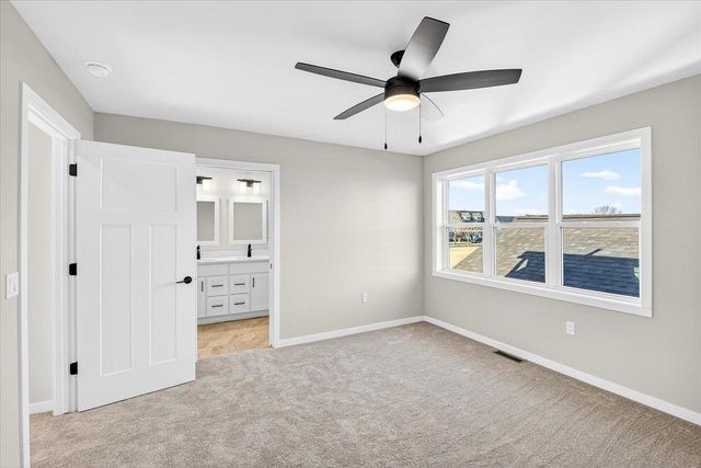 2807 Crinkle Root Drive, Fitchburg, WI 53711