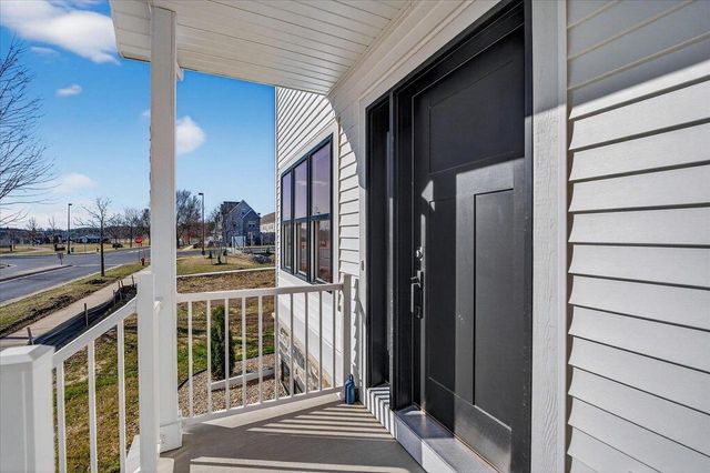 2807 Crinkle Root Drive, Fitchburg, WI 53711