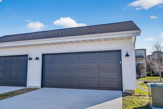 2807 Crinkle Root Drive, Fitchburg, WI 53711