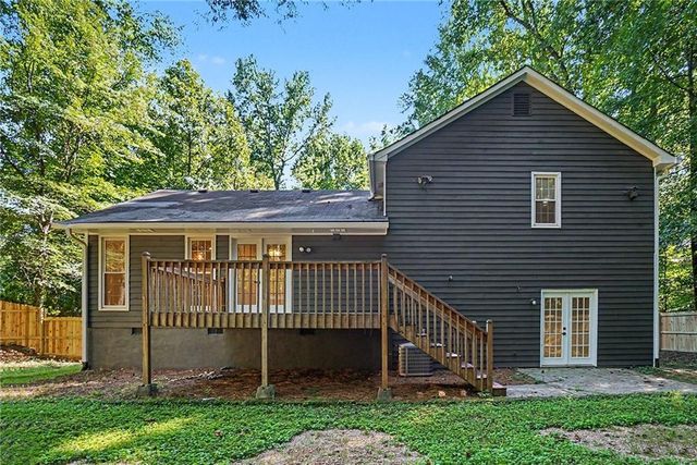 880 Faye Drive NW, Kennesaw, GA 30144