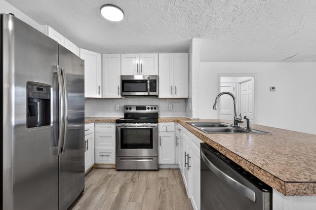 933 30th Court, West Palm Beach, FL 33407