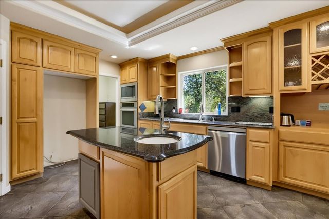 665 Gladycon Rd, Colfax, CA 95713