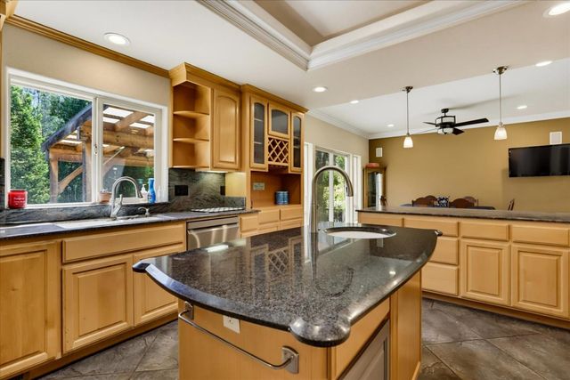 665 Gladycon Rd, Colfax, CA 95713