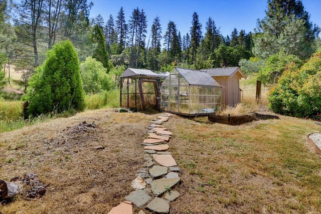 665 Gladycon Rd, Colfax, CA 95713