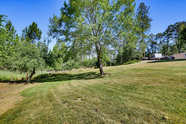 665 Gladycon Rd, Colfax, CA 95713