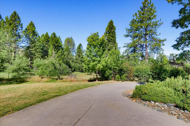 665 Gladycon Rd, Colfax, CA 95713