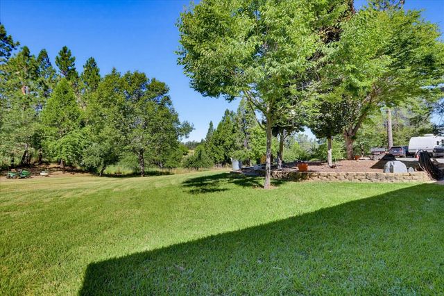665 Gladycon Rd, Colfax, CA 95713