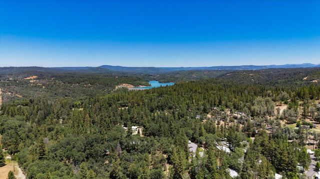 665 Gladycon Rd, Colfax, CA 95713