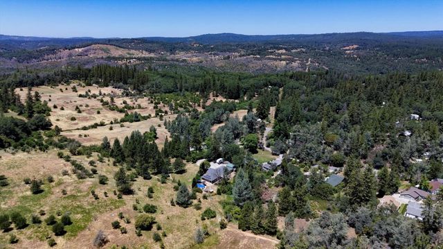 665 Gladycon Rd, Colfax, CA 95713