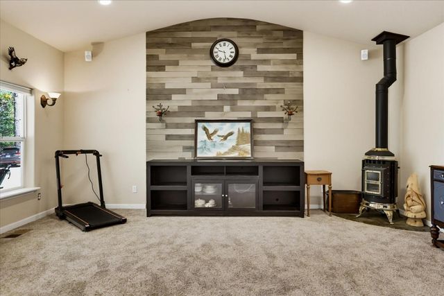 665 Gladycon Rd, Colfax, CA 95713