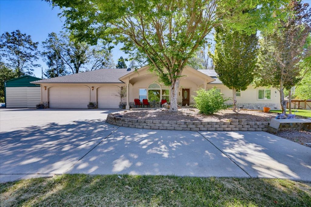 665 Gladycon Rd, Colfax, CA 95713