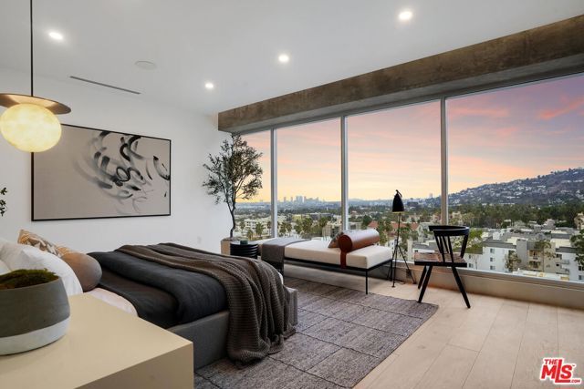 7135 Hollywood Boulevard PHW, Los Angeles, CA 90046