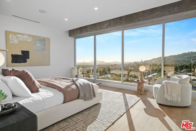 7135 Hollywood Boulevard PHW, Los Angeles, CA 90046