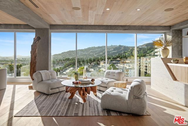 7135 Hollywood Boulevard PHW, Los Angeles, CA 90046