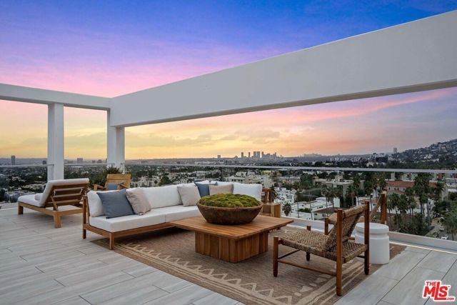 7135 Hollywood Boulevard PHW, Los Angeles, CA 90046