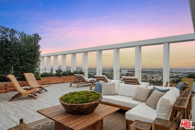 7135 Hollywood Boulevard PHW, Los Angeles, CA 90046
