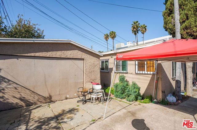 712 W 40th Place, Los Angeles, CA 90037