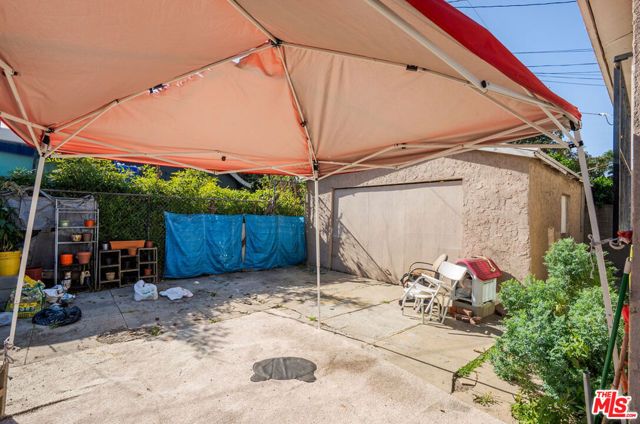 712 W 40th Place, Los Angeles, CA 90037