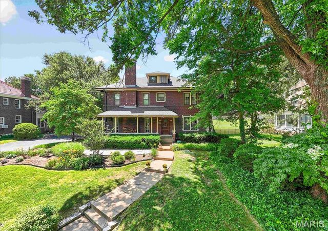 7186 Delmar Boulevard, University City, MO 63130