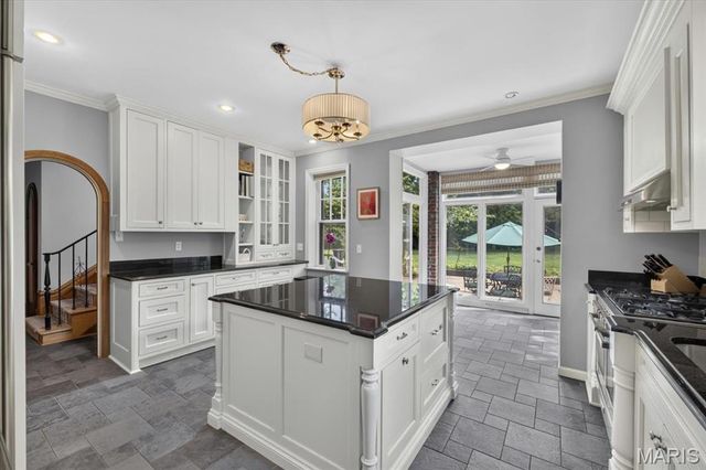 7186 Delmar Boulevard, University City, MO 63130