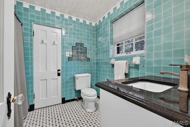 7186 Delmar Boulevard, University City, MO 63130