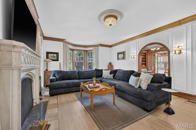 7186 Delmar Boulevard, University City, MO 63130