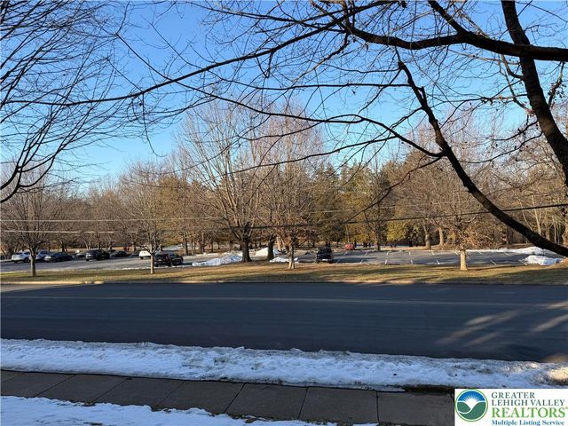 154 Springhouse Road, Allentown City, PA 18104