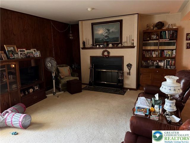 154 Springhouse Road, Allentown City, PA 18104