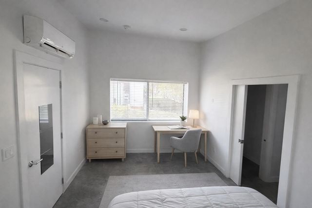 1155 Perry RD B, Austin, TX 78721