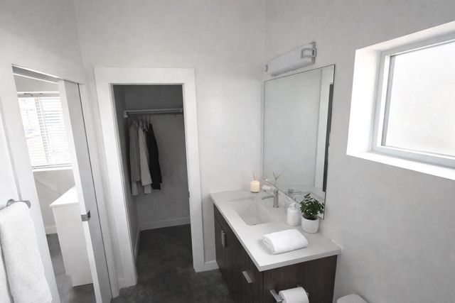 1155 Perry RD B, Austin, TX 78721