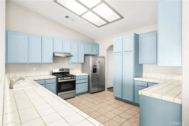 13229 Great Falls, Victorville, CA 92395