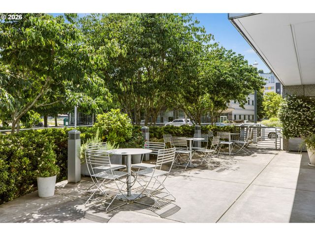 1310 Nw NAITO Pkwy 200, Portland, OR 97209