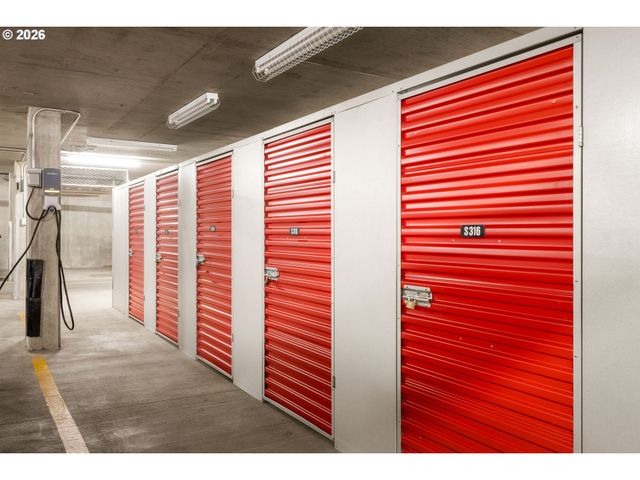 1310 Nw NAITO Pkwy 200, Portland, OR 97209