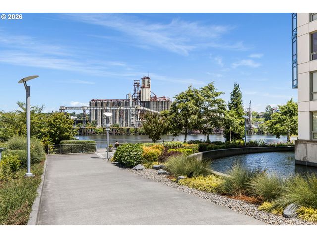 1310 Nw NAITO Pkwy 200, Portland, OR 97209