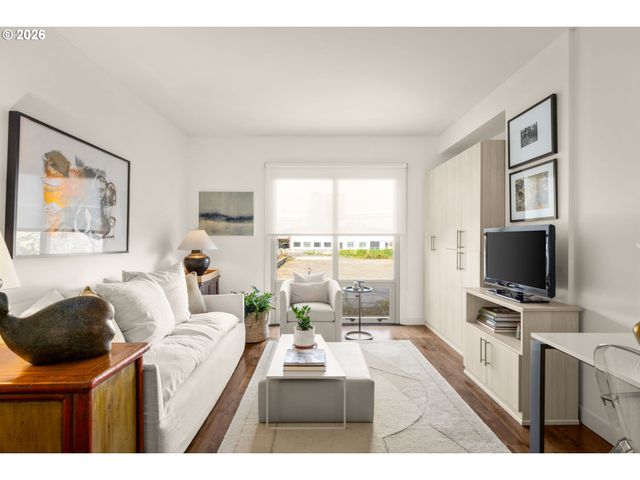 1310 Nw NAITO Pkwy 200, Portland, OR 97209