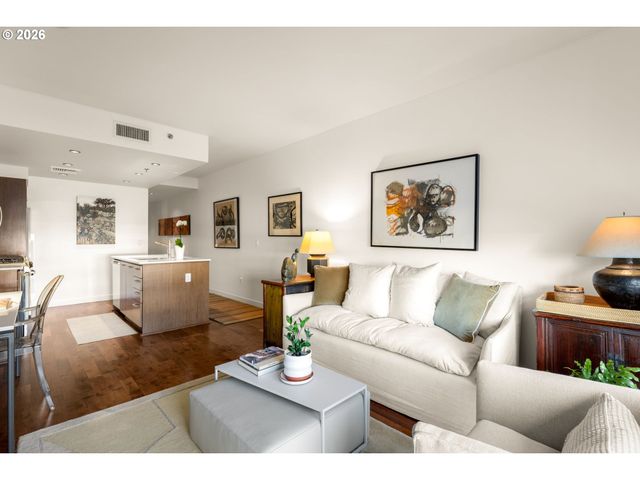1310 Nw NAITO Pkwy 200, Portland, OR 97209