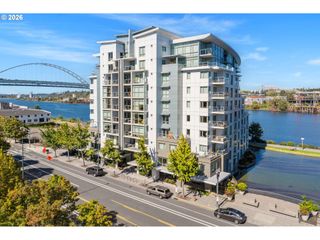 1310 Nw NAITO Pkwy 200, Portland, OR 97209
