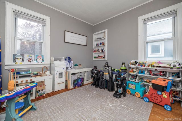3016 Roxbury Road, Oceanside, NY 11572