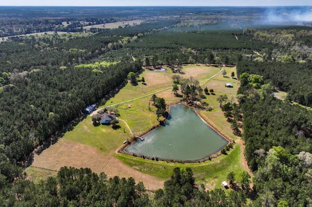 1587 County Road 1105, Crockett, TX 75835