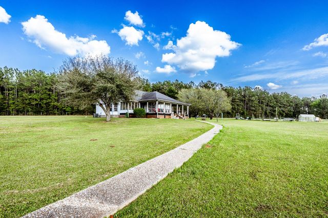 1587 County Road 1105, Crockett, TX 75835