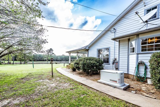 1587 County Road 1105, Crockett, TX 75835