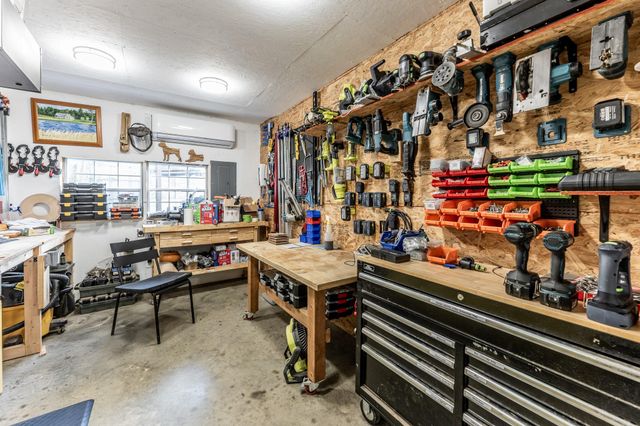 1587 County Road 1105, Crockett, TX 75835