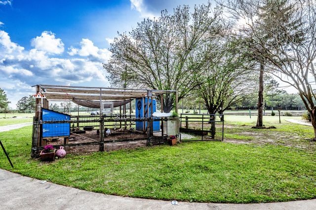 1587 County Road 1105, Crockett, TX 75835