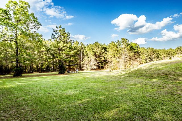 1587 County Road 1105, Crockett, TX 75835