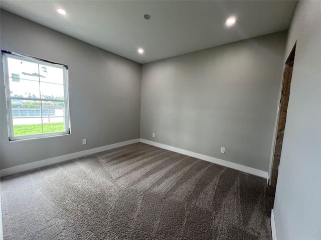 1243 Road 5263, Cleveland, TX 77327