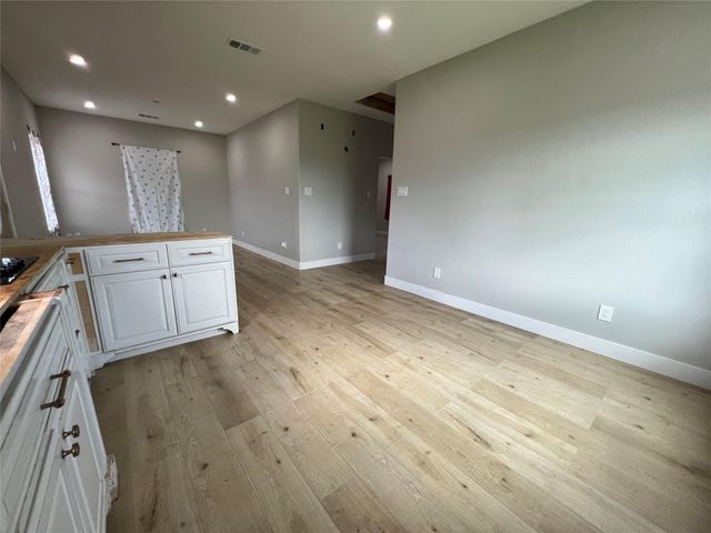 1243 Road 5263, Cleveland, TX 77327