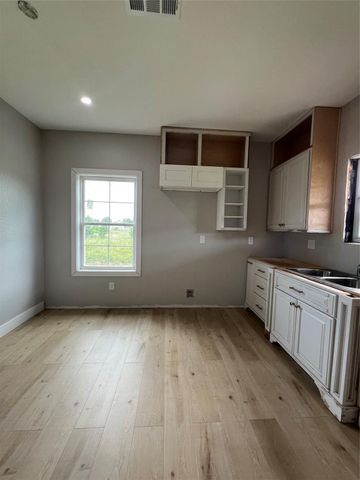 1243 Road 5263, Cleveland, TX 77327