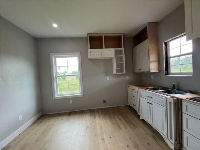 1243 Road 5263, Cleveland, TX 77327