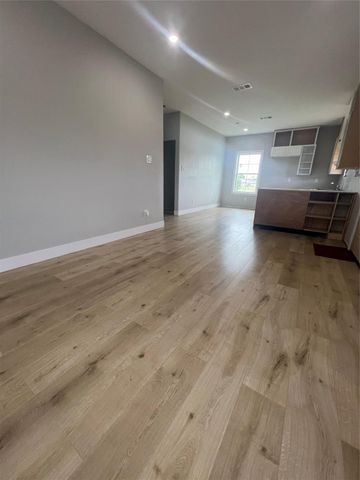 1243 Road 5263, Cleveland, TX 77327