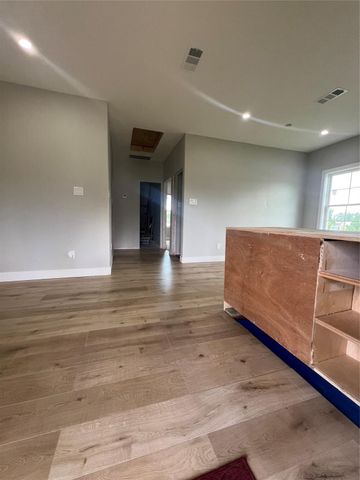 1243 Road 5263, Cleveland, TX 77327